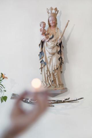 Seelsorge im St. Joseph-Stift, Bild der heiligen Mutter Gottes aus dem "Raum der Stille" auf der Palliativstation
