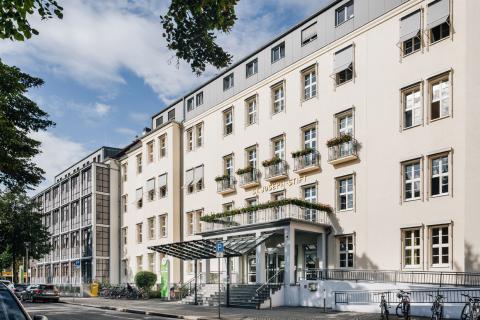 Außenansicht Krankenhaus St. Joseph-Stift Dresden, Wintergartenstraße, 2022