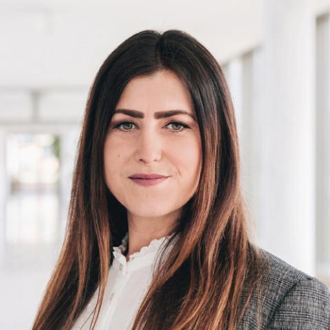 Portrait Romy Hempel, Sekretariat der Klinik für Innere Medizin