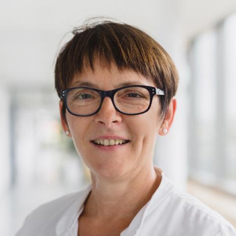 Portrait Dr. Barbara Schubert, Chefärztin der Klinik für Innere Medizin