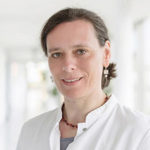 Portrait Dr. Silke Tacke, Oberärztin der Klinik für Gynäkologie und Geburtshilfe