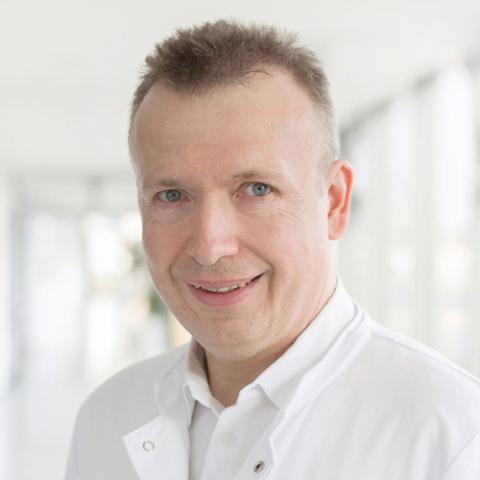 Portrait Jan Wauer, Oberarzt der Klinik für Gynäkologie und Geburtshilfe
