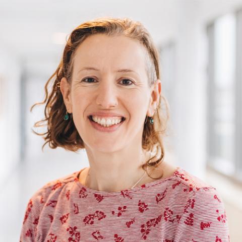 Portrait Christine Herzog, Mitarbeiterin Unternehmenskommunikation