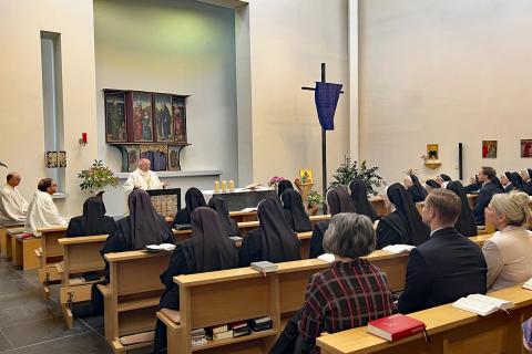 Anlässlich des Patronatsfestes zum Tag des heiligen Joseph: Gottesdienst im Krankenhaus St. Joseph-Stift, es predigt der Altbischof Joachim Reinelt.