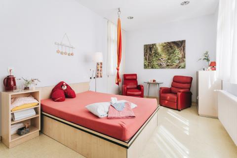 Geburtshilfe, Blick in ein Wehenzimmer