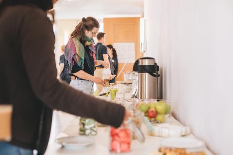 Kurs der Akademie für Palliativmedizin und Hospizarbeit, Pausengeschehen mit Imbiss