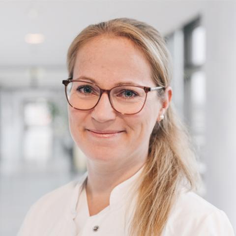 Portrait Dr. Carolin Stetzler, Funktionsoberärztin Innere Medizin
