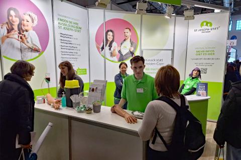 Messe KarriereStart, Stand St. Joseph-Stift Dresden in der Messe Dresden, Halle 2, Stand C7.