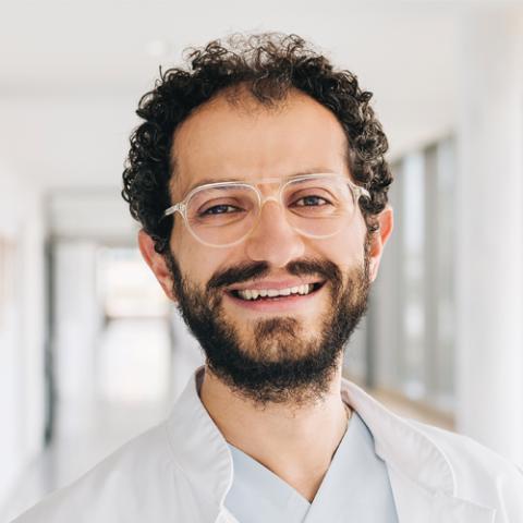 Portrait Dr. med. Abed Alahad Sarraf, Oberarzt der Klinik für Innere Medizin