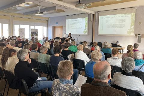 Patiententag Brustzentrum 2025, Veranstaltungssaal voller Menschen