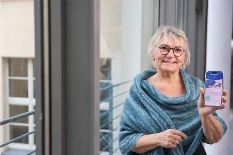 Patientin Steffi Hunger mit der ActiveTEP-App