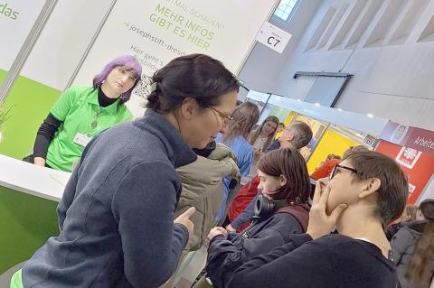 Messe KarriereStart, Stand St. Joseph-Stift Dresden in der Messe Dresden, Halle 2, Stand C7.