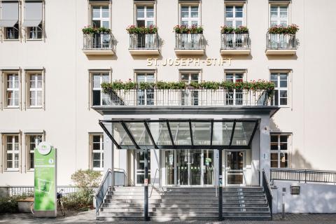 Haupteingang Wintergartenstraße Dresden, Krankenhaus St. Joseph-Stift